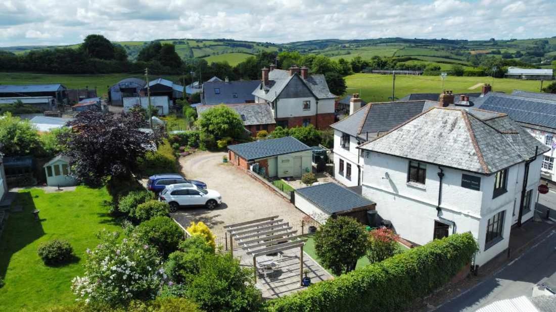 Exmoor House Bed & Breakfast Wheddon Cross ภายนอก รูปภาพ